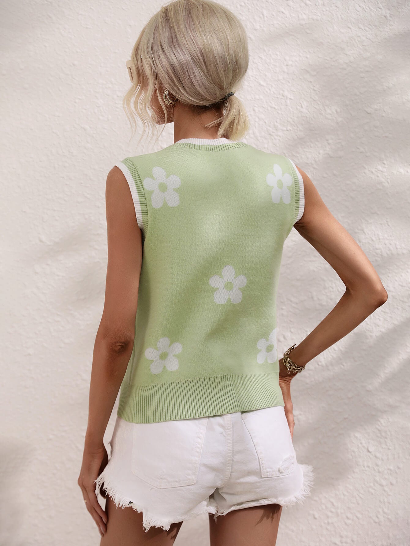 Floral Contrast Ribbed Trim Sweater Vest - Luminous Bear Shop