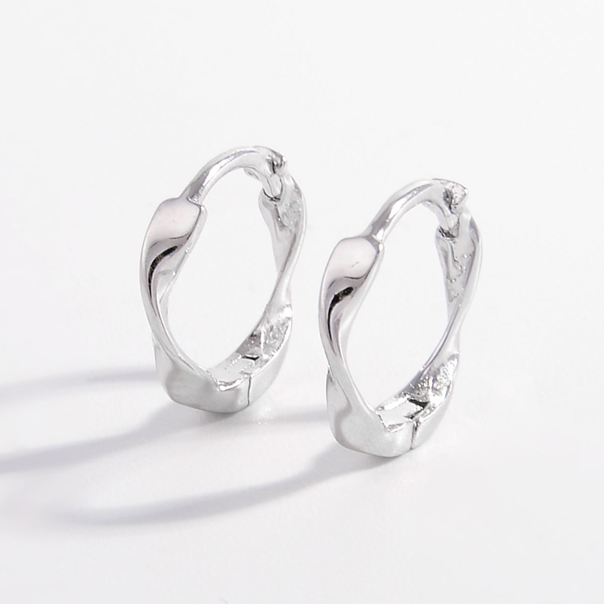 925 Sterling Silver Hoop Earrings - Luminous Bear Shop