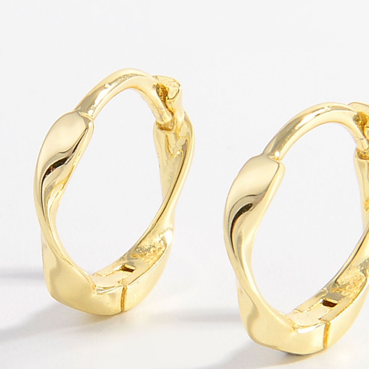 925 Sterling Silver Hoop Earrings - Luminous Bear Shop