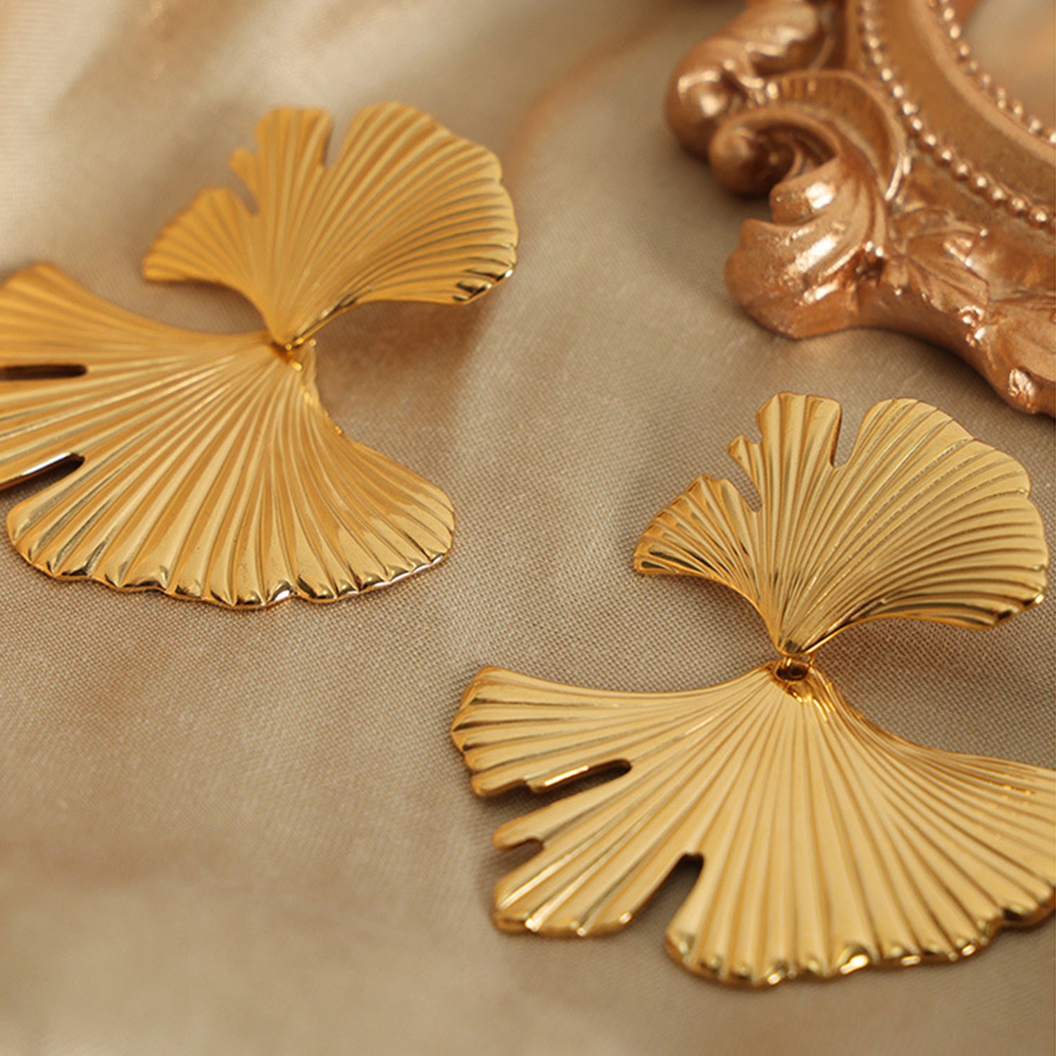 Ginkgo Biloba Design Stud Earrings - Luminous Bear Shop