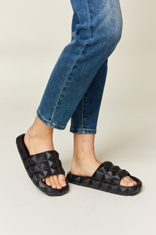 WILD DIVA Pyramid Stud Toe Band Footbed Sandals - Luminous Bear Shop