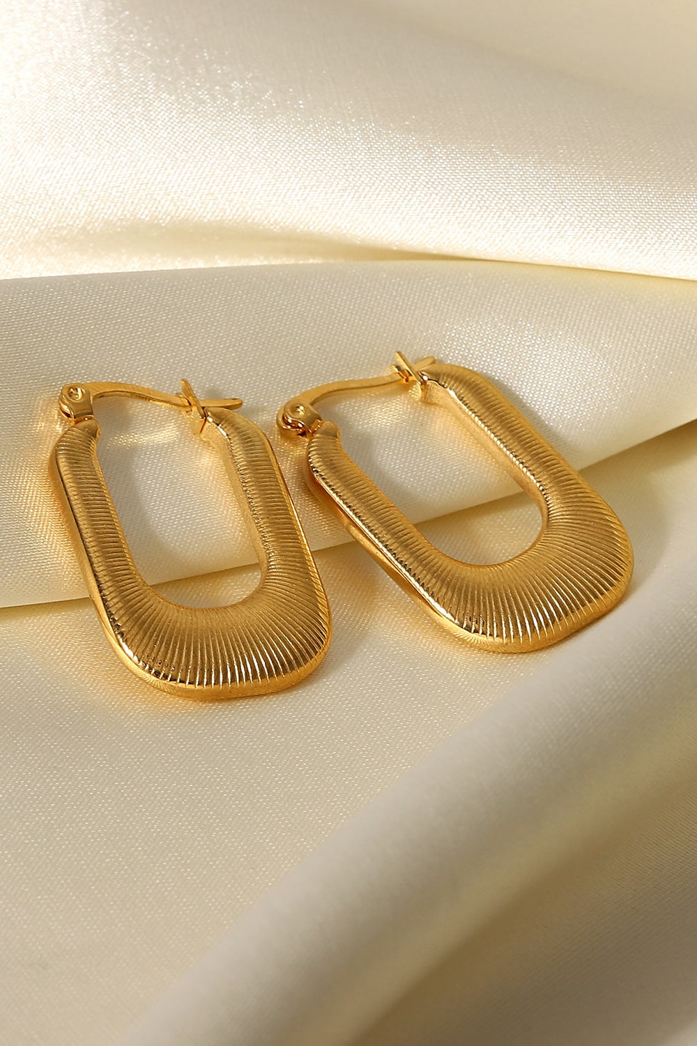 Good Luck Charm Screw-Thread U-Shaped Earrings - Luminous Bear Shop