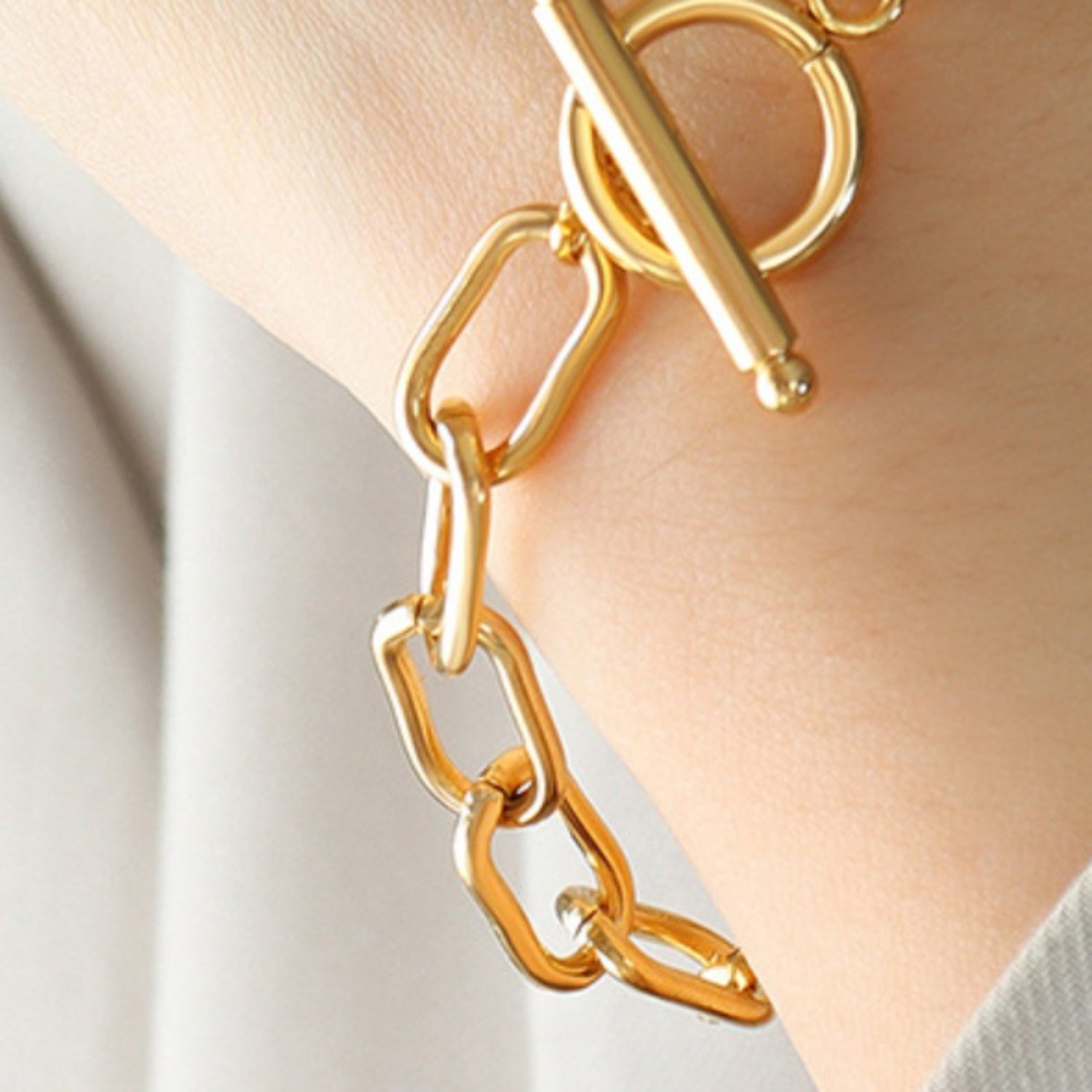 Zircon Titanium Steel Closure Bracelet - Luminous Bear Shop