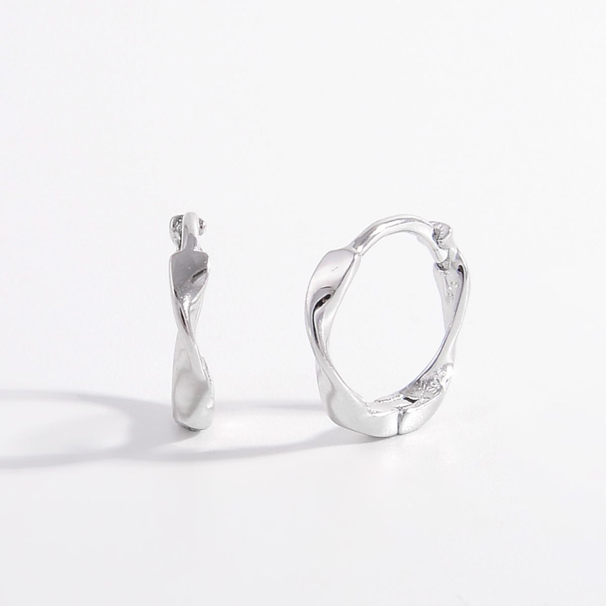 925 Sterling Silver Hoop Earrings - Luminous Bear Shop