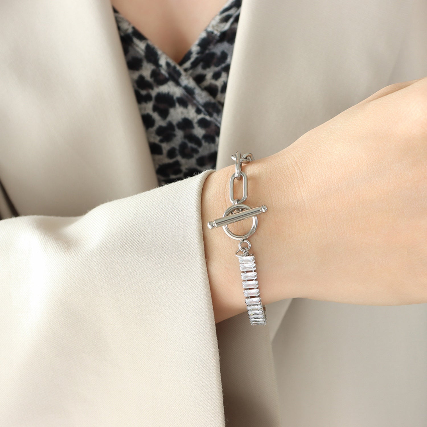 Zircon Titanium Steel Closure Bracelet - Luminous Bear Shop