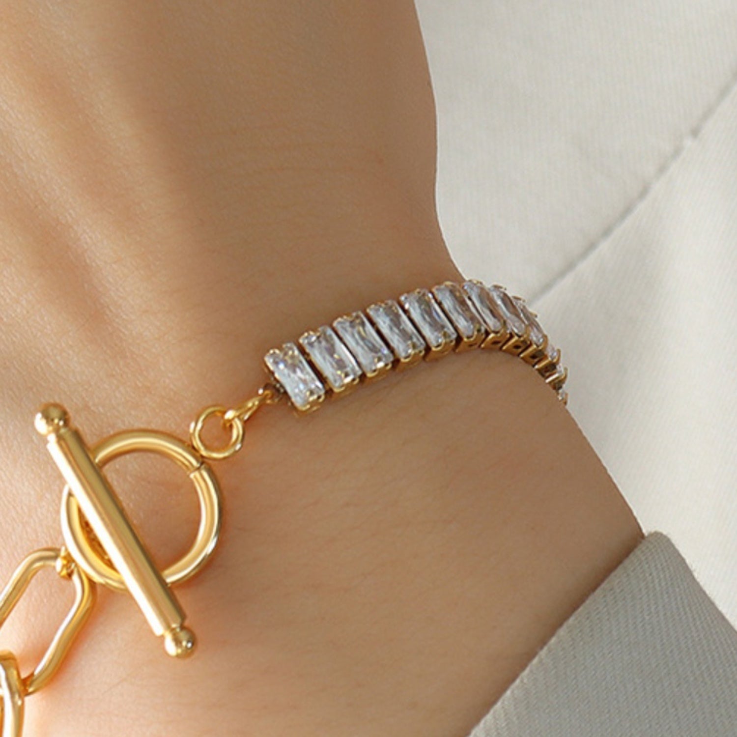 Zircon Titanium Steel Closure Bracelet - Luminous Bear Shop