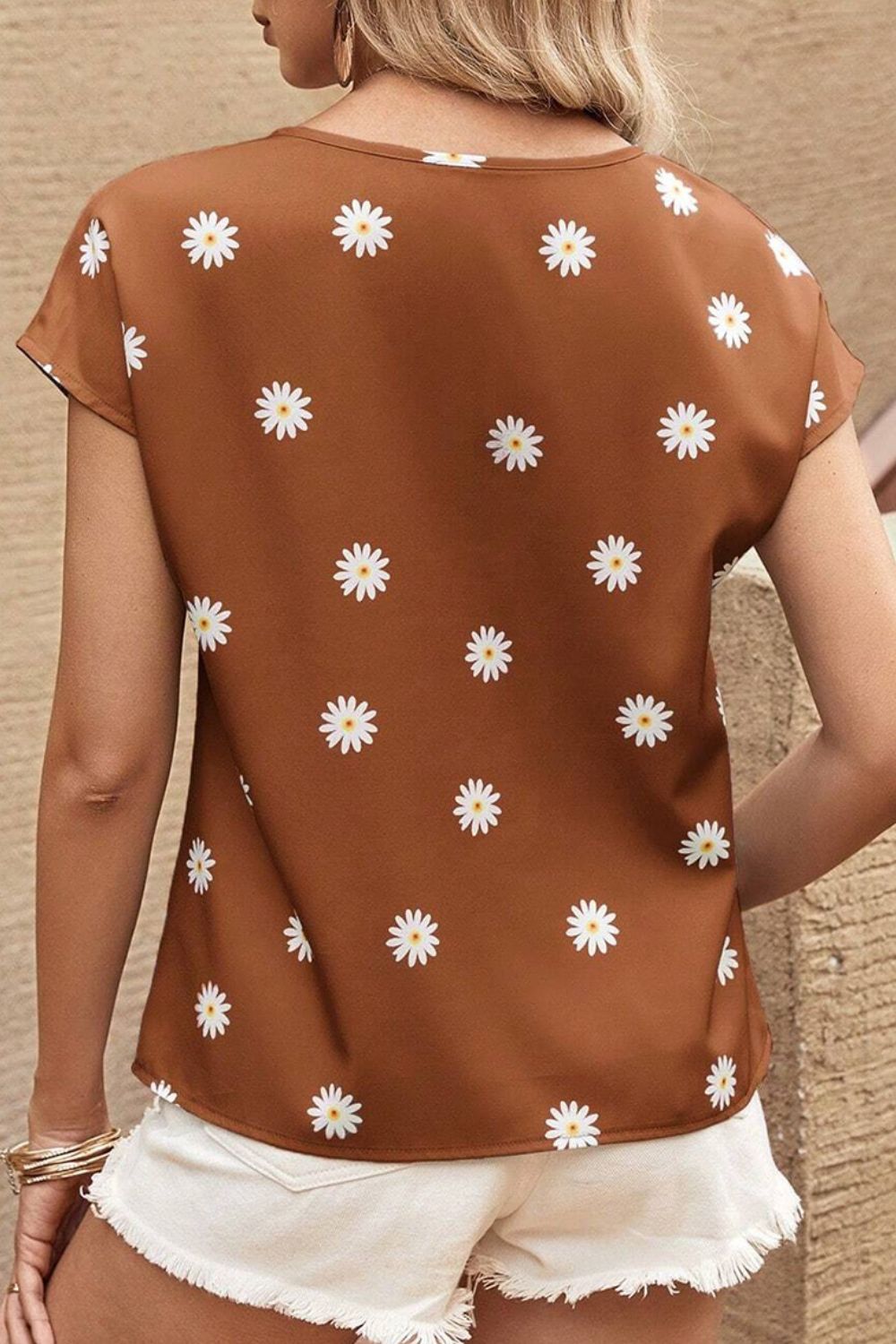 Daisy Printed Round Neck Short Sleeve Blouse - Luminous Bear