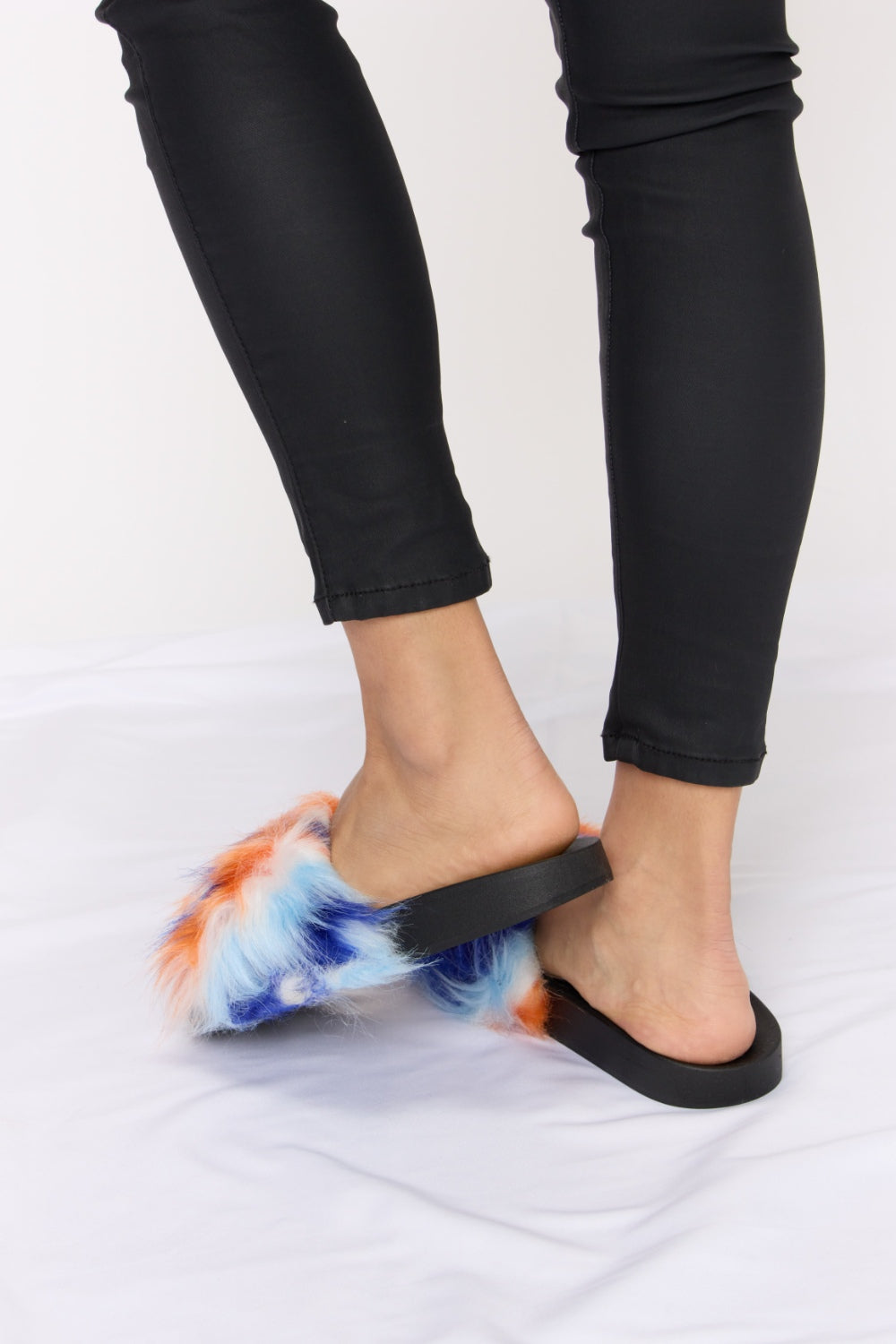 Forever Link Plush Open-Toe Sandals - Luminous Bear Shop