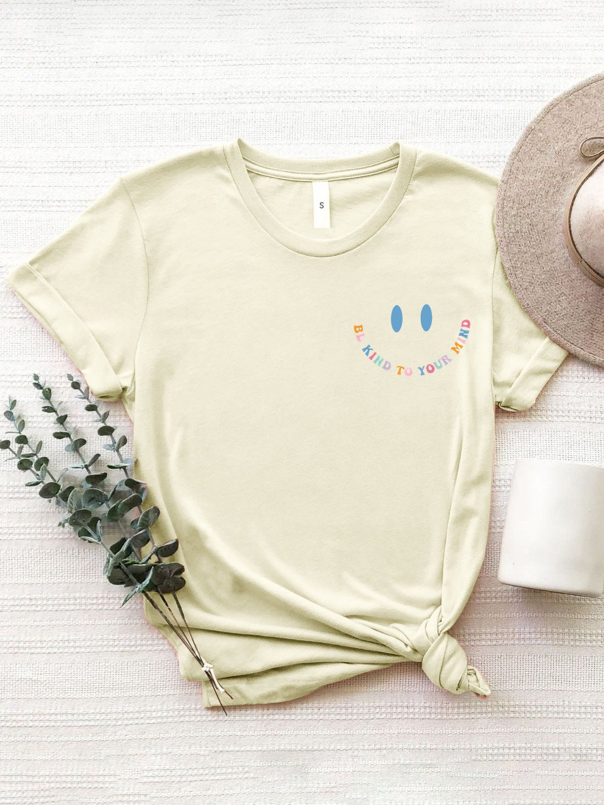 Letter Graphic Round Neck Short Sleeve T-Shirt - Luminous Bear