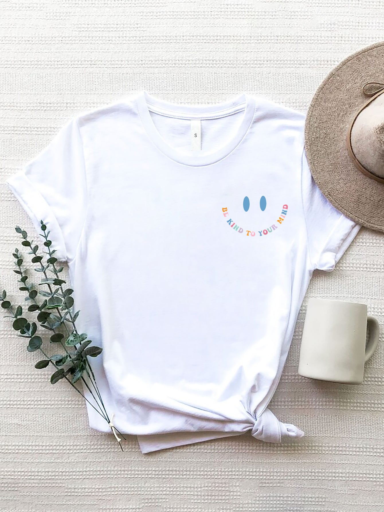 Letter Graphic Round Neck Short Sleeve T-Shirt - Luminous Bear